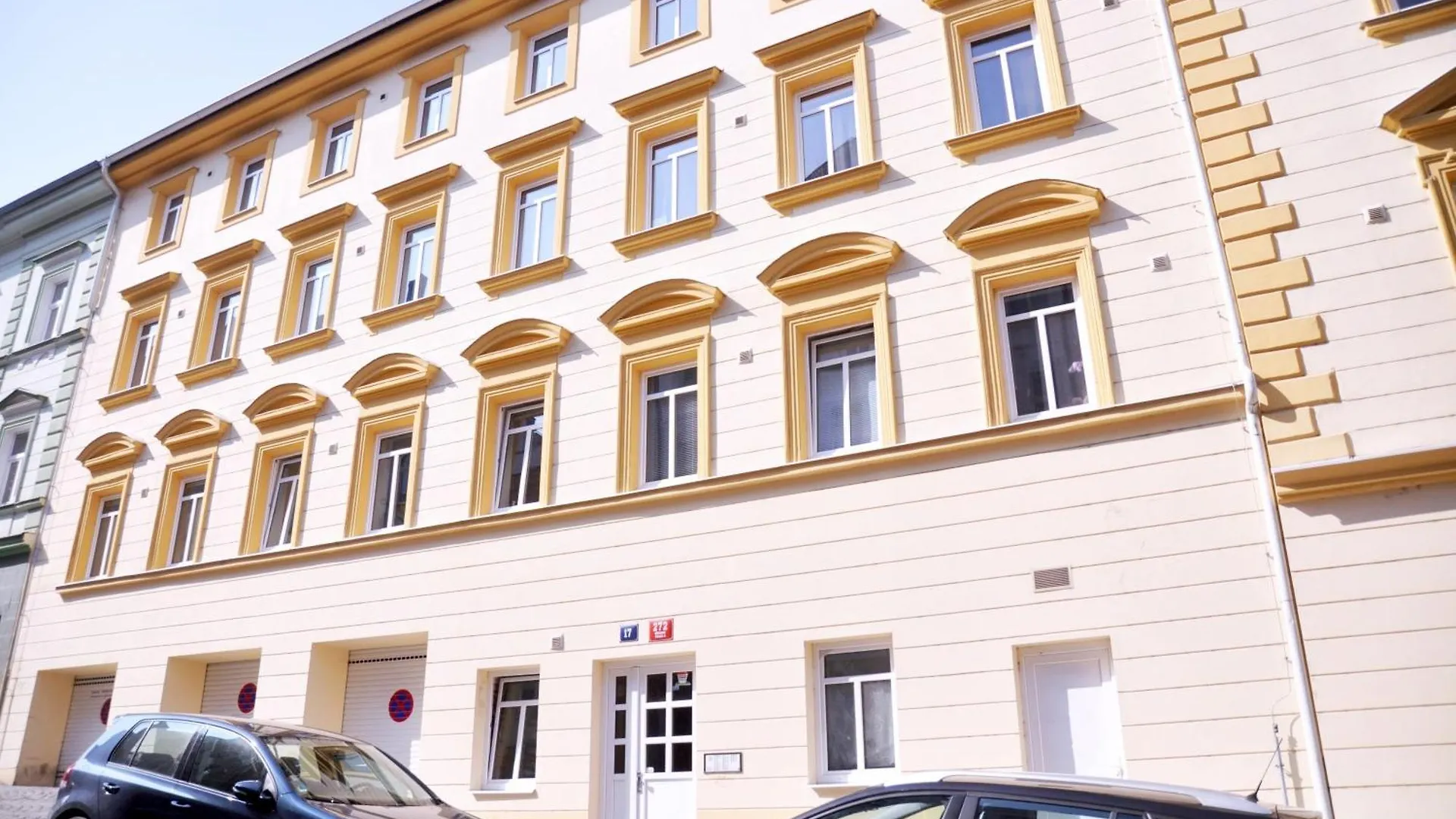 Apartment Heleny Malirove Prague