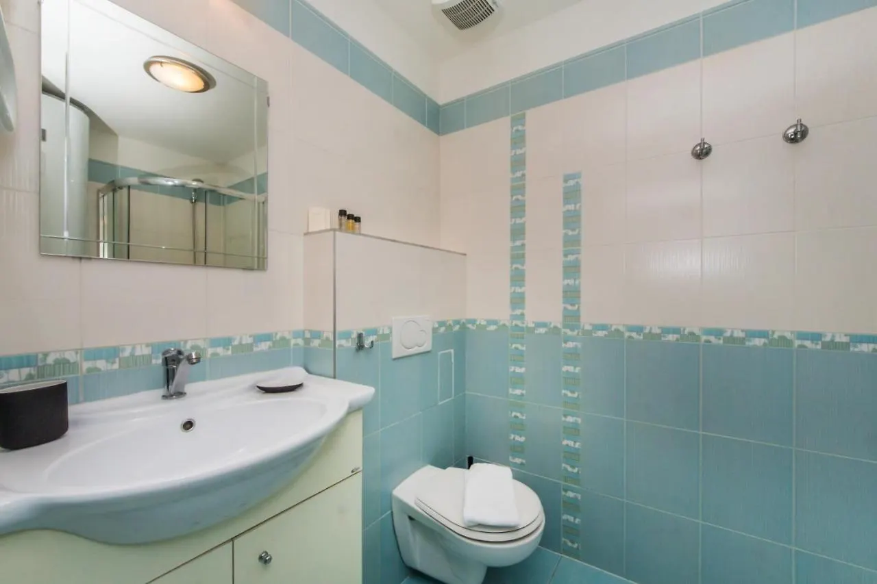 Apartment Heleny Malirove Prague